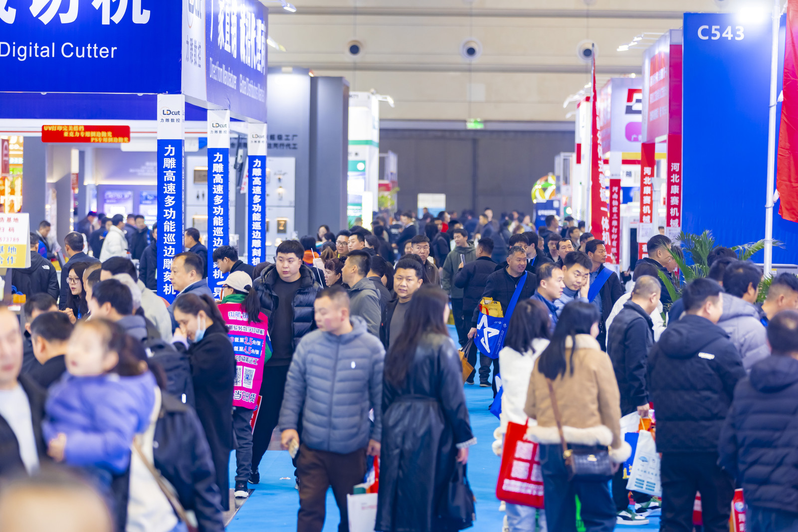 圓滿收官｜2026春季（鄭州）第45屆中原廣告展圓滿收官，以盛會之約繪就行業(yè)藍(lán)圖